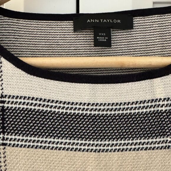 Ann Taylor Plaid Long Sleeve Knit Top | Neutral Black & Cream Check | Size XXS - Picture 2 of 4